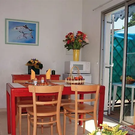Apart Otel Lagrange Le Scarlett Et Les Soleillades 3*