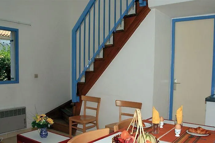 Lagrange Le Scarlett 3*